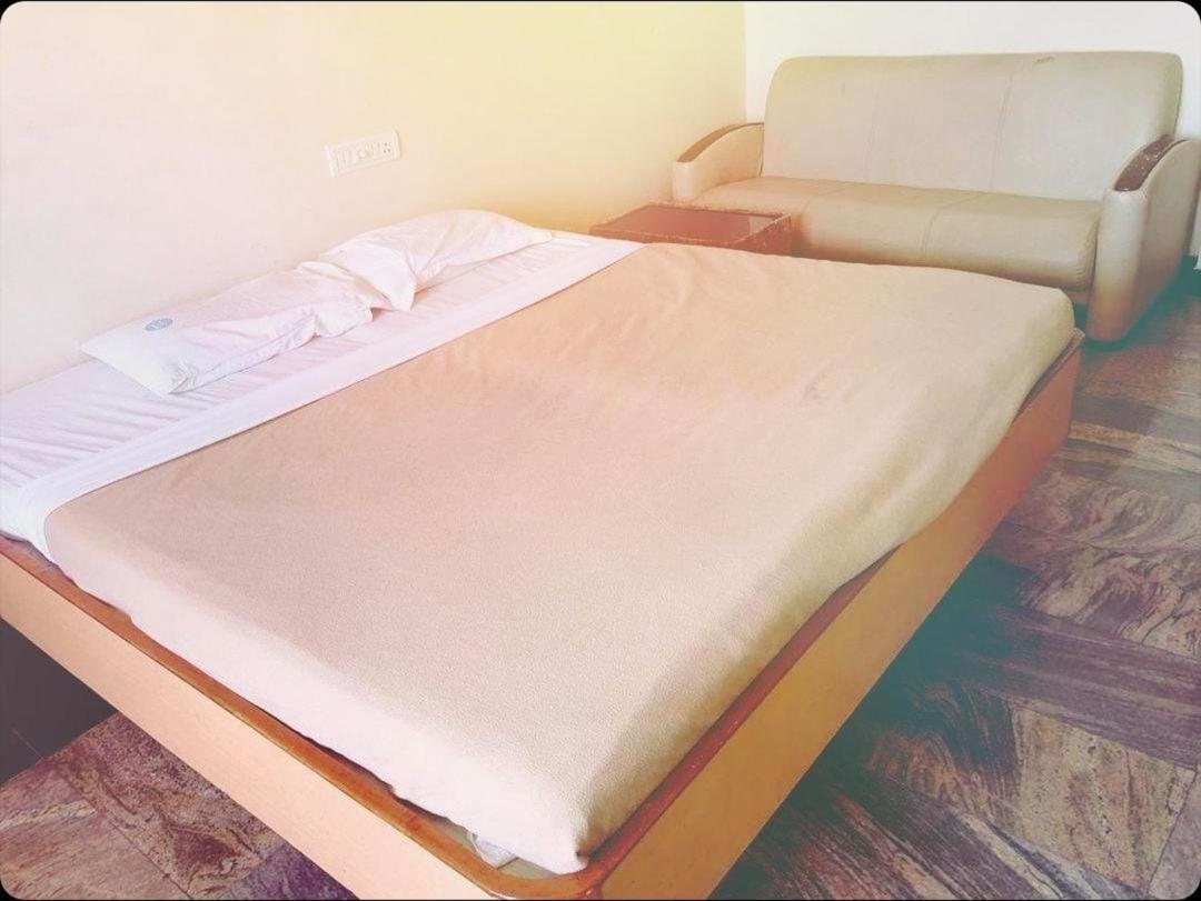 Hotel Annamalai Tiruchirappalli Bagian luar foto