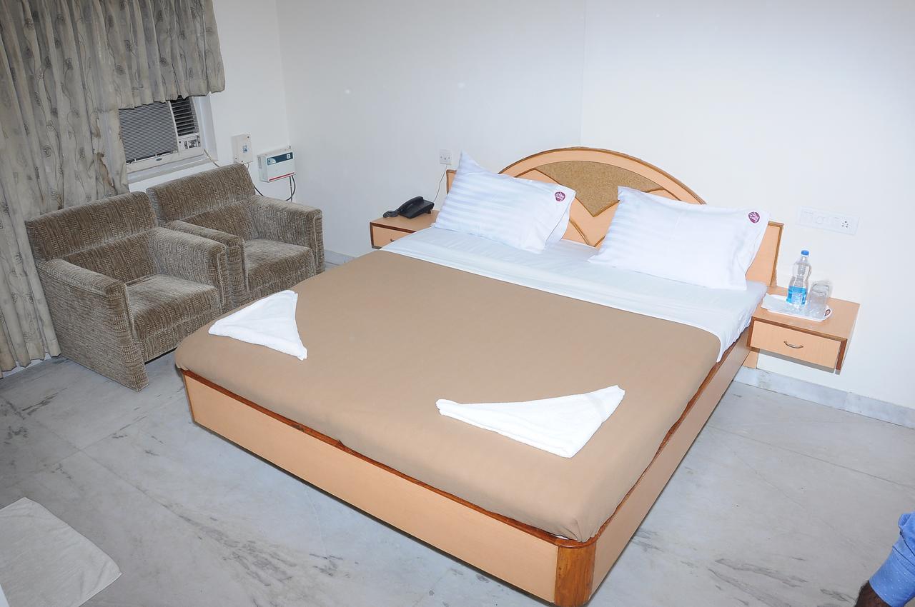 Hotel Annamalai Tiruchirappalli Bagian luar foto