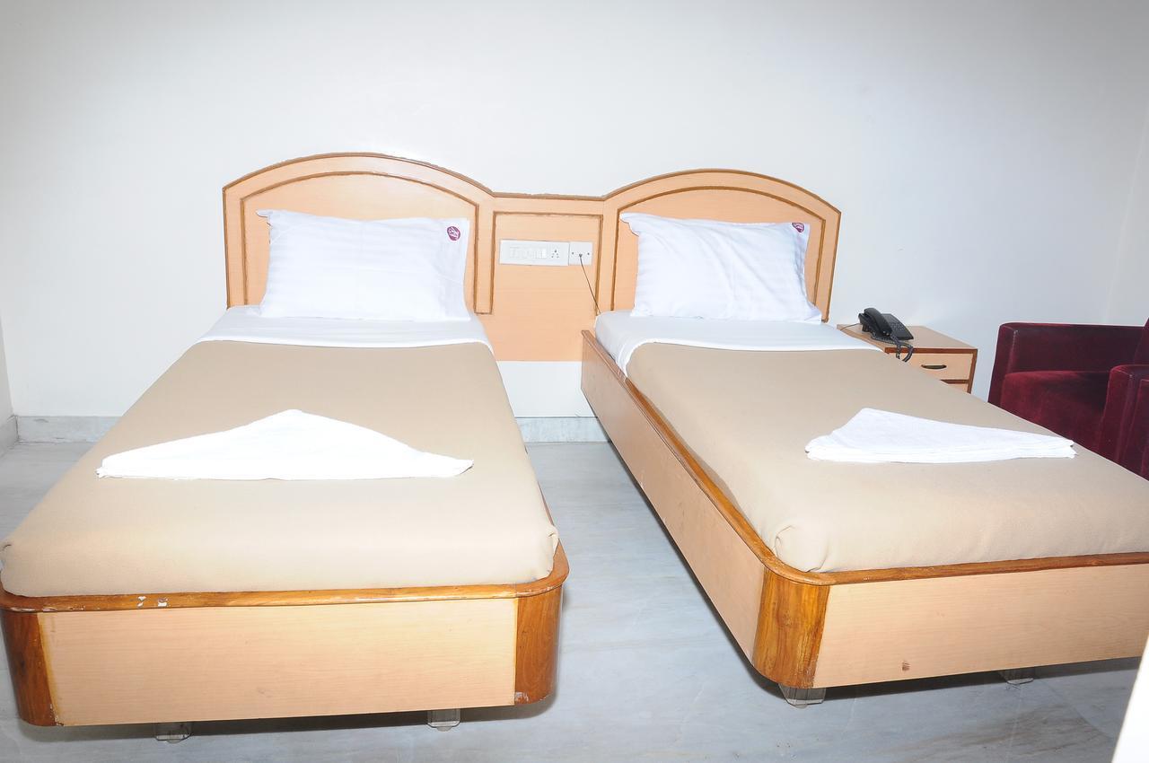 Hotel Annamalai Tiruchirappalli Bagian luar foto