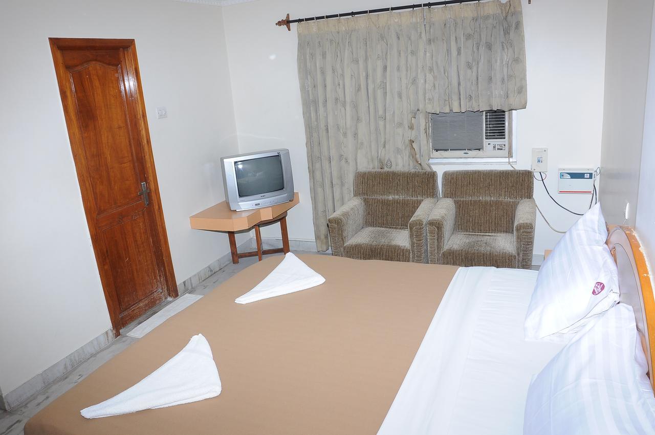 Hotel Annamalai Tiruchirappalli Bagian luar foto